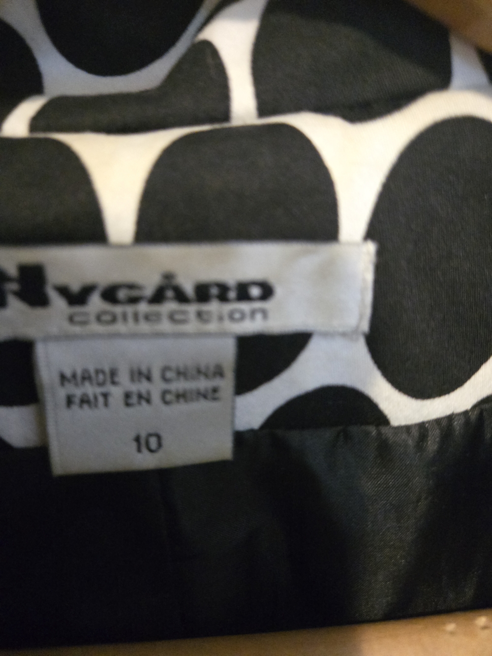 Peter Nygard Black and White Polka Dot Trench Coat - Picture 3 of 10